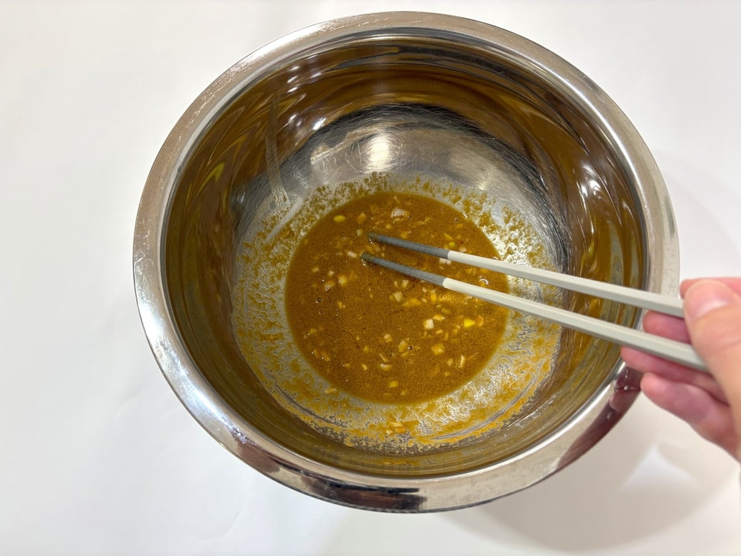 Aの調味料を混ぜ合わせる