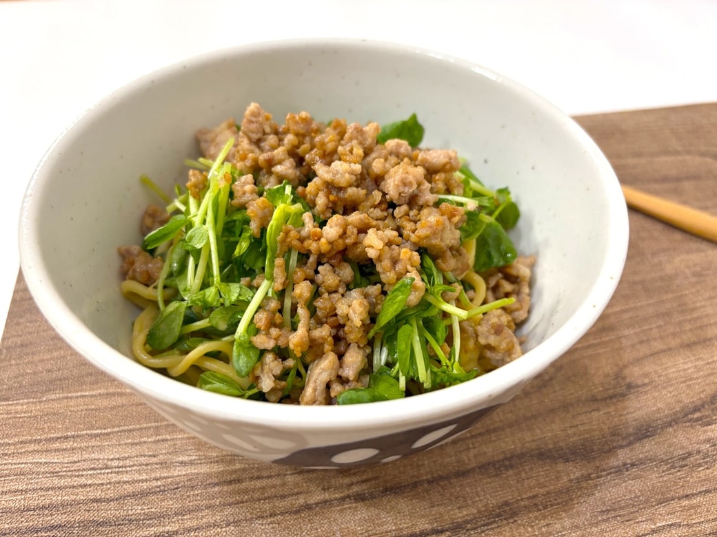 豆苗と坦々だれの相性ぴったり