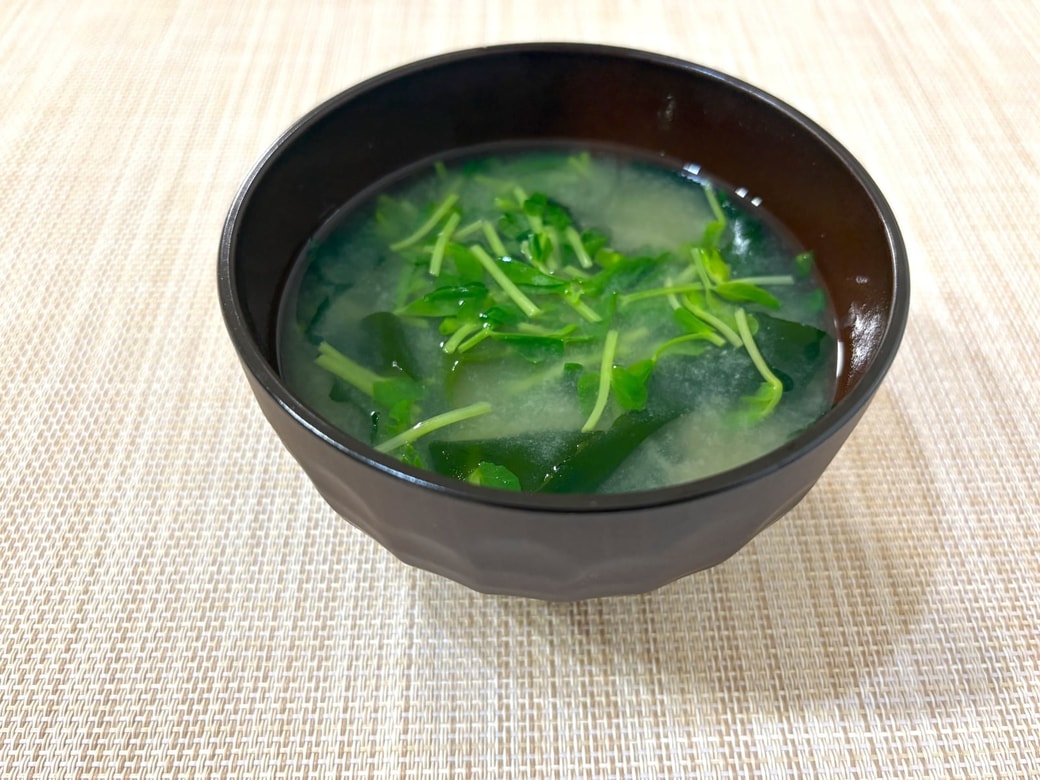 即席豆苗みそ汁の完成