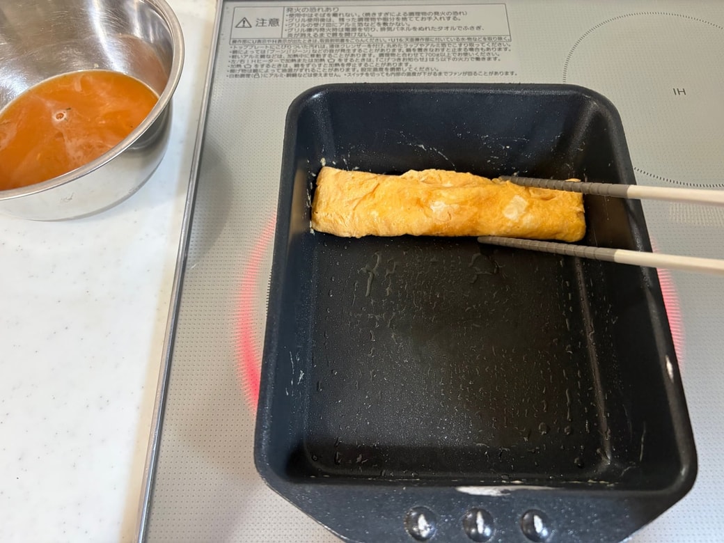 半量を流し入れて焼く