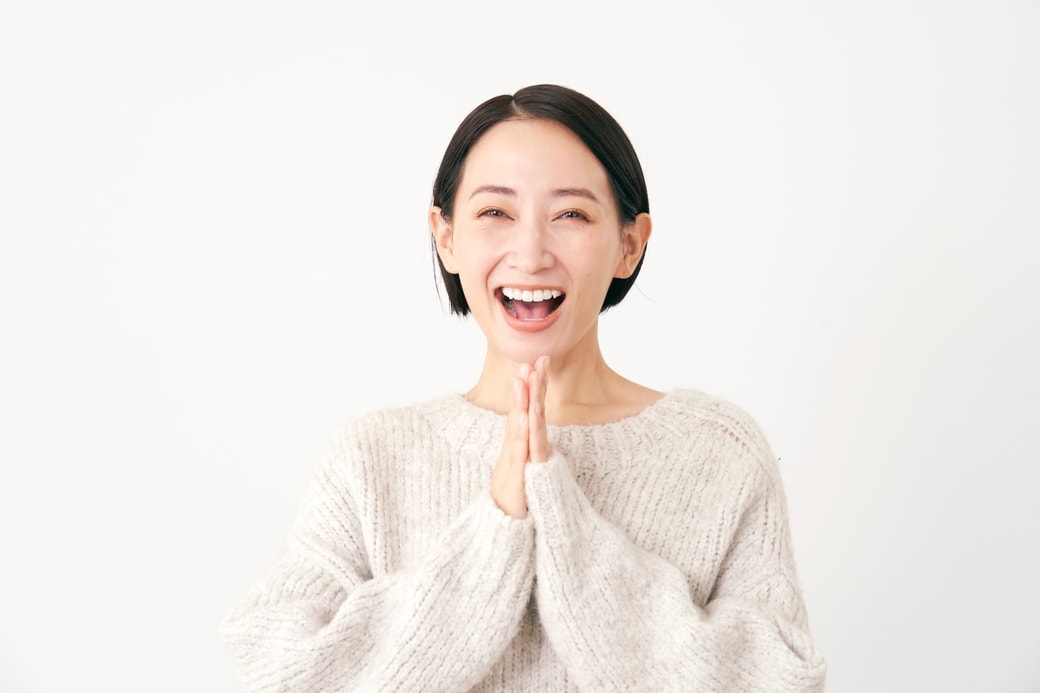 喜ぶ女性