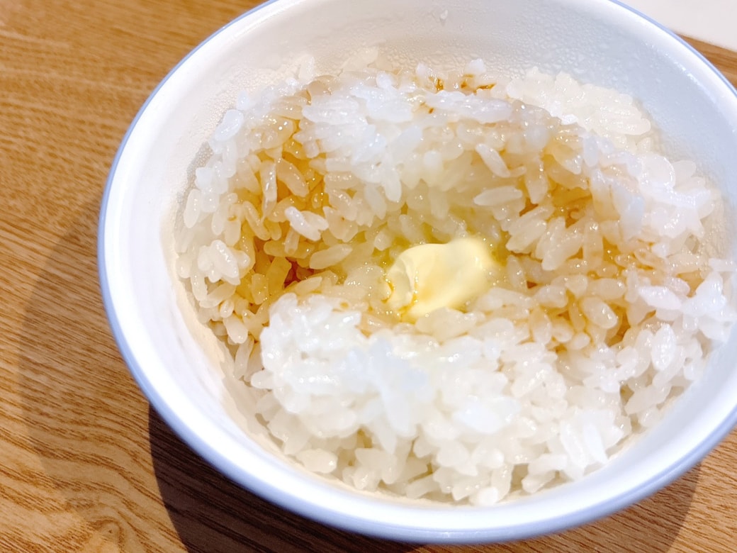 できあがった「マーガリン醤油ごはん」