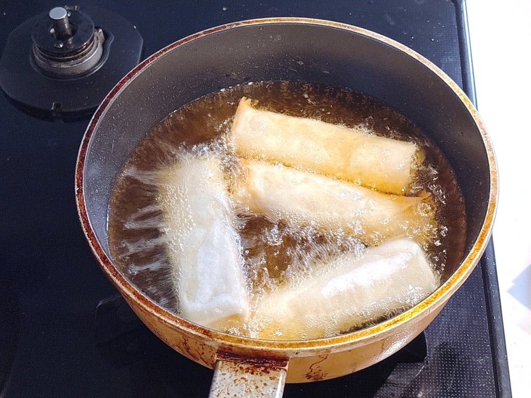 油で揚げたらできあがり