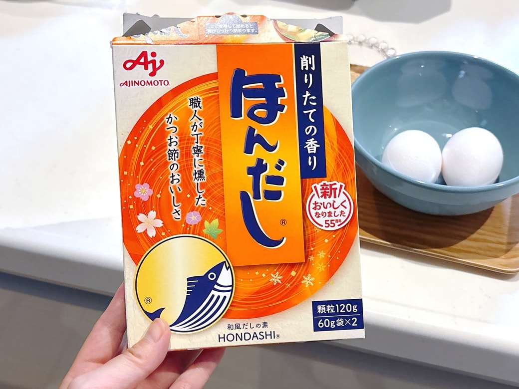 玉子焼きに「ほんだし」を入れる