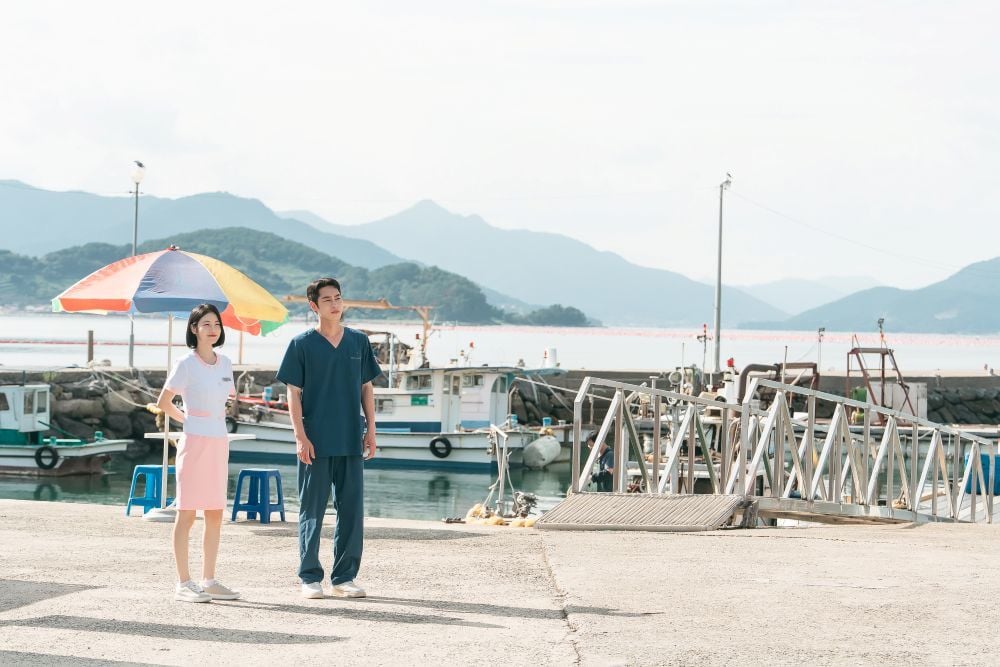 『孤島のエリートドクター』 ディズニープラス スターにて独占配信中 ©KT Studio Genie Co., Ltd.