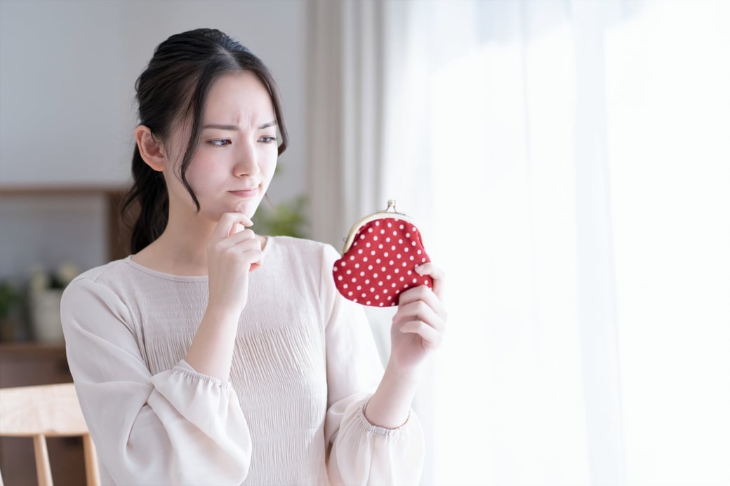 節約しているのに貯まらない人