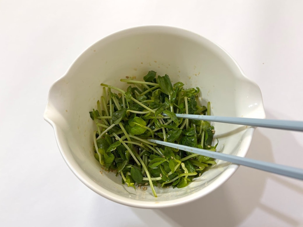 調味料を和えて時間をおく