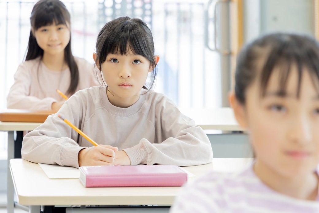 勉強する子ども