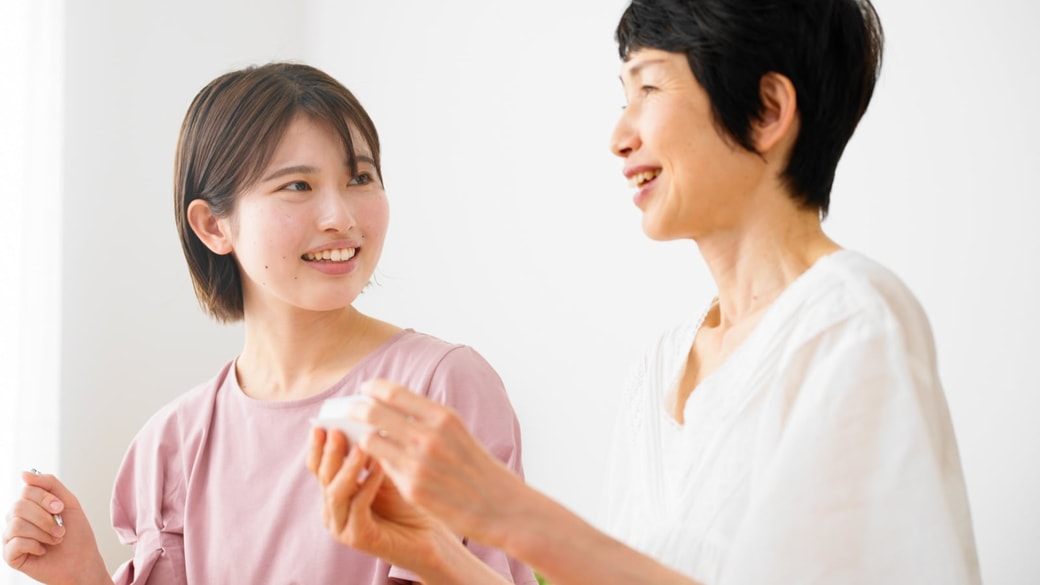 会話する親子