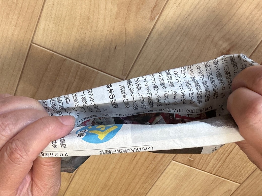 お皿のふちをくるっと外側に折る