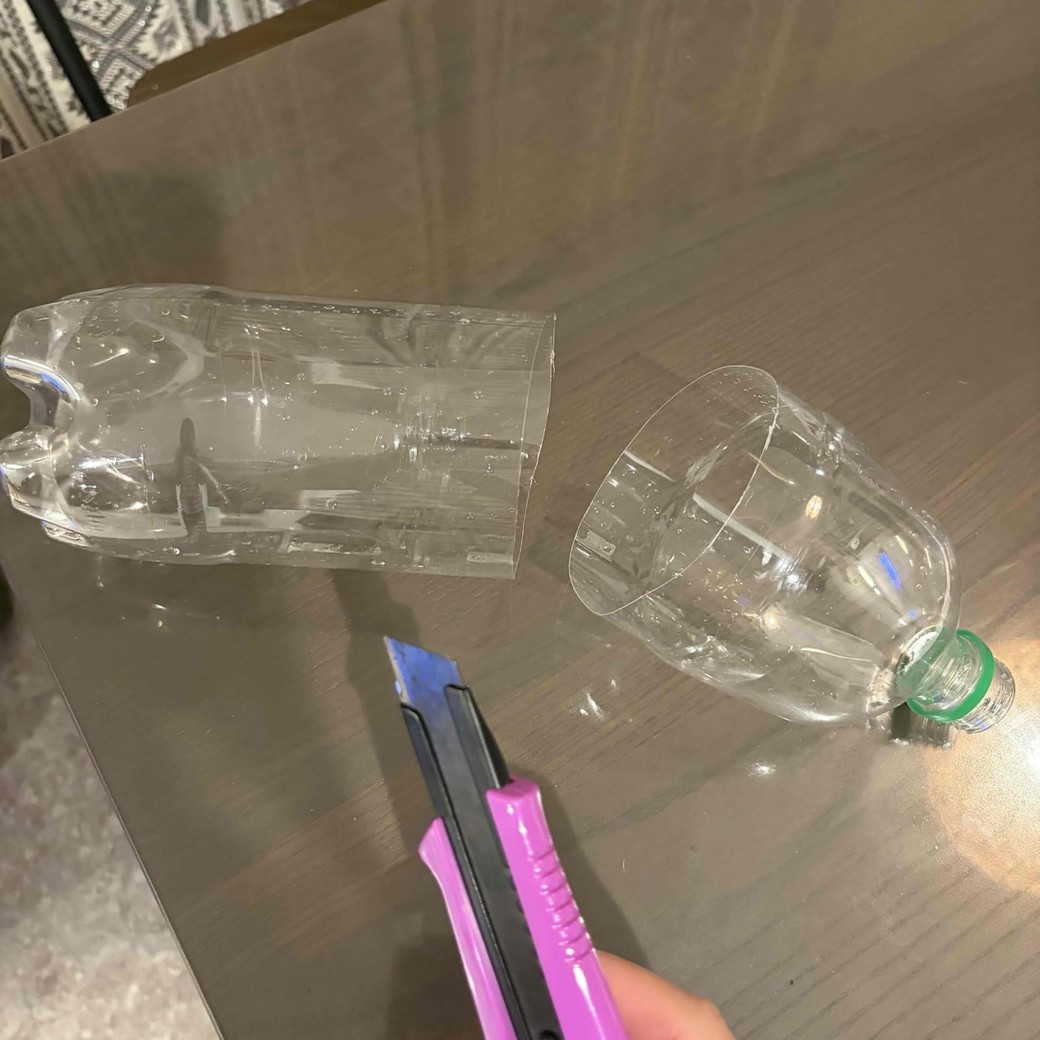 ペットボトルをカットしたところ
