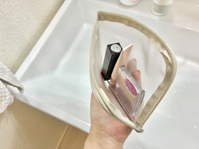 メイクポーチ