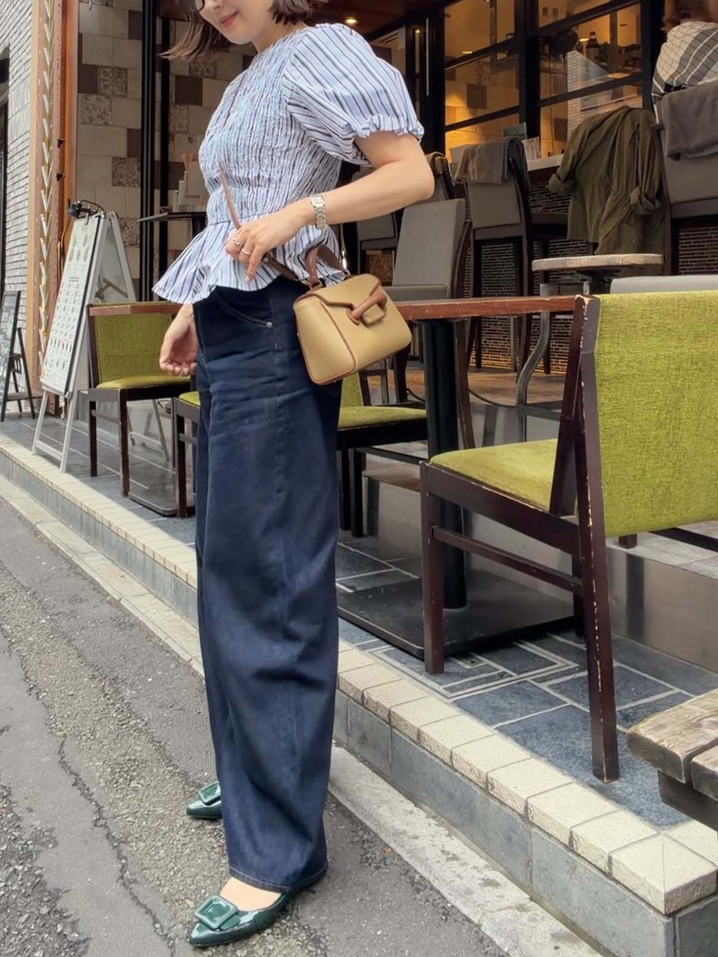 ペプラムデザインで二の腕をかわいくカバー。
