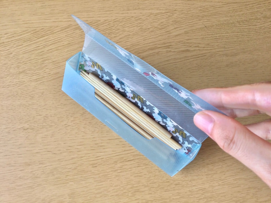 ペンケースに竹串を収納