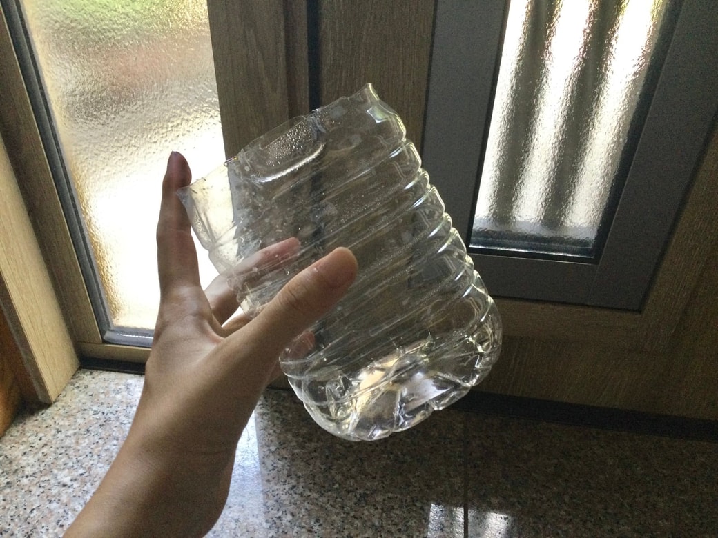 ペットボトルに水が溜まる