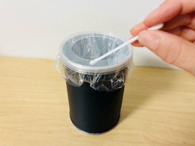 プリングルズの空き容器で作る「ミニゴミ箱」