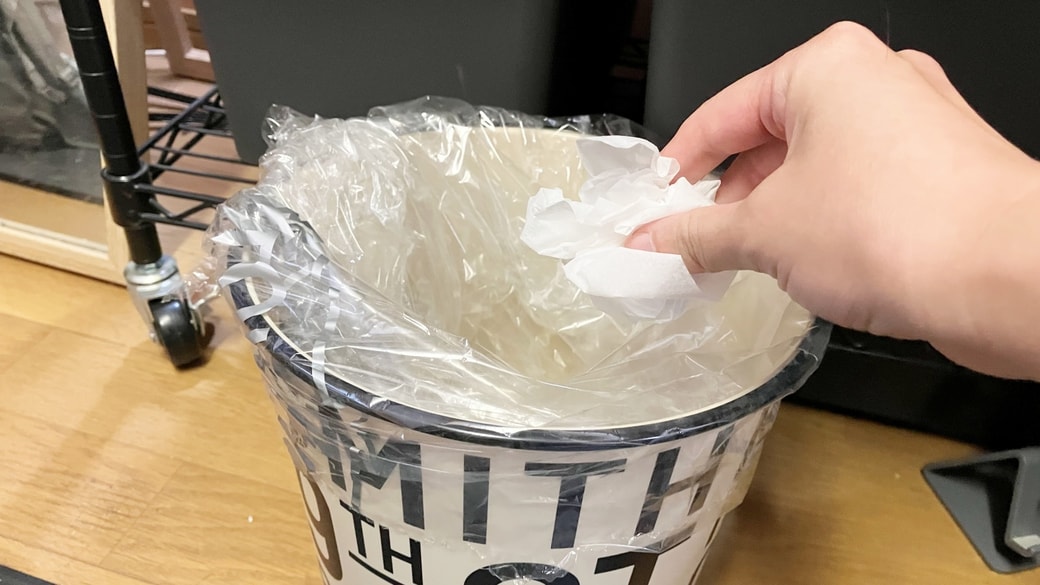 クリーニングのビニール袋をゴミ袋に再利用