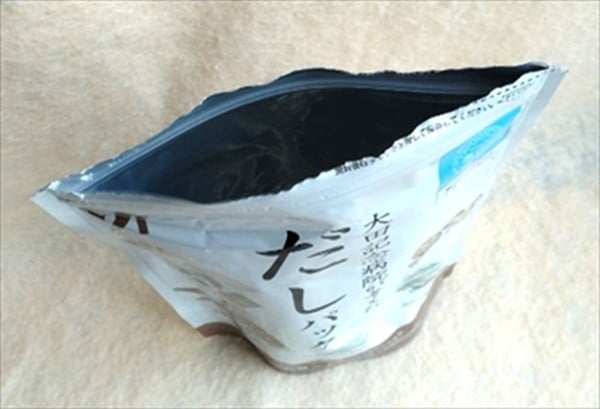 チャック付きの包装を上から見たところ