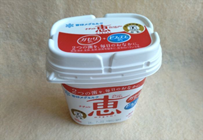ヨーグルトの容器