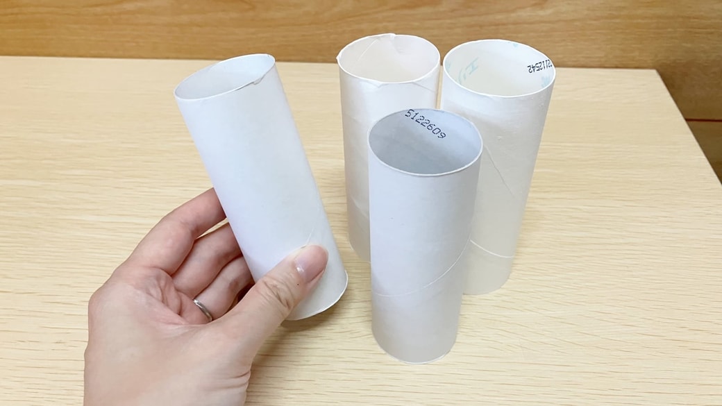 捨てる予定のトイレットペーパーの芯