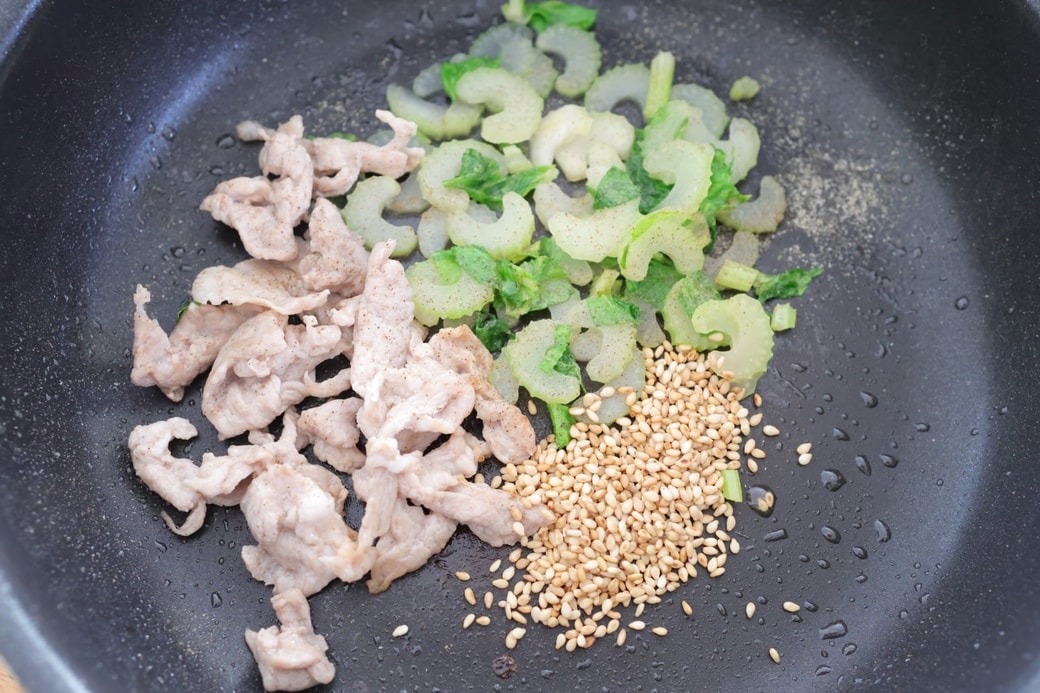 「豚肉とセロリのおにぎり」