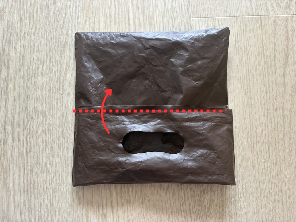 さらに折り返す様子を説明した画像