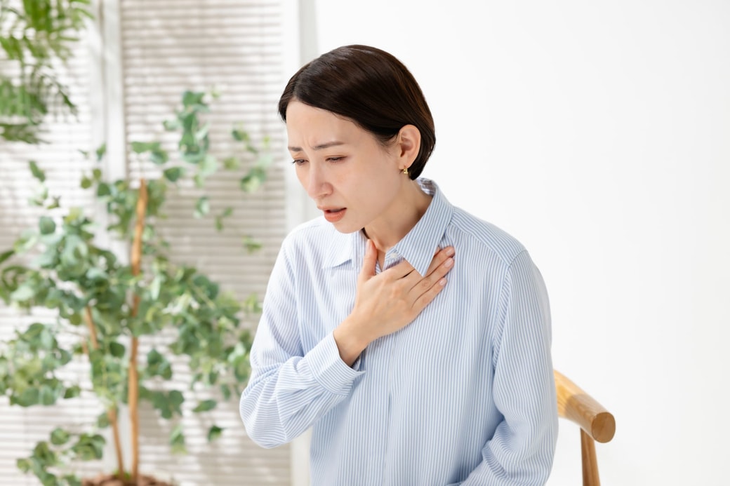 のどに違和感を感じる