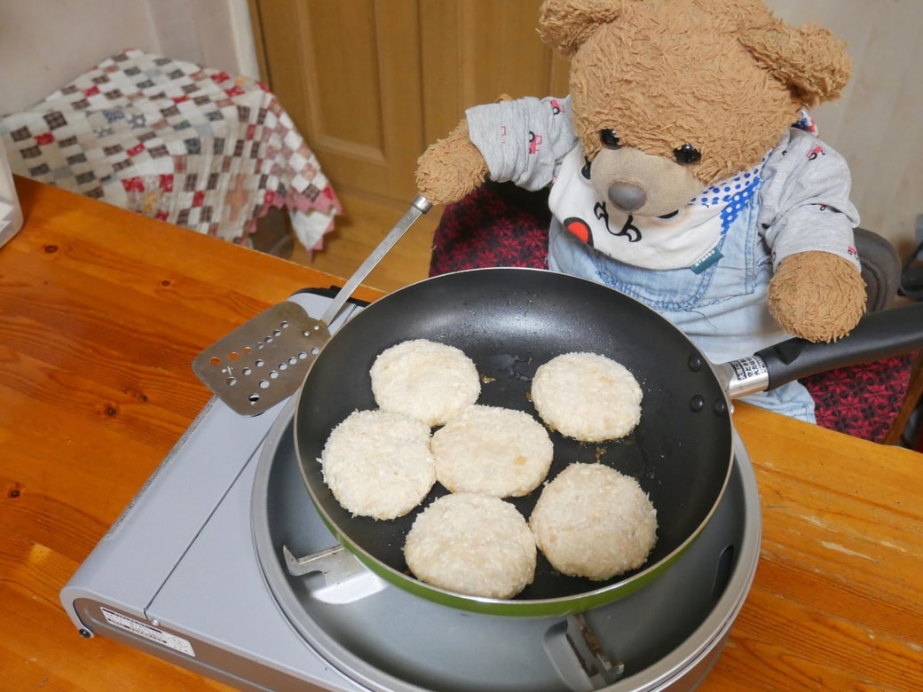 ハンバーグを焼く