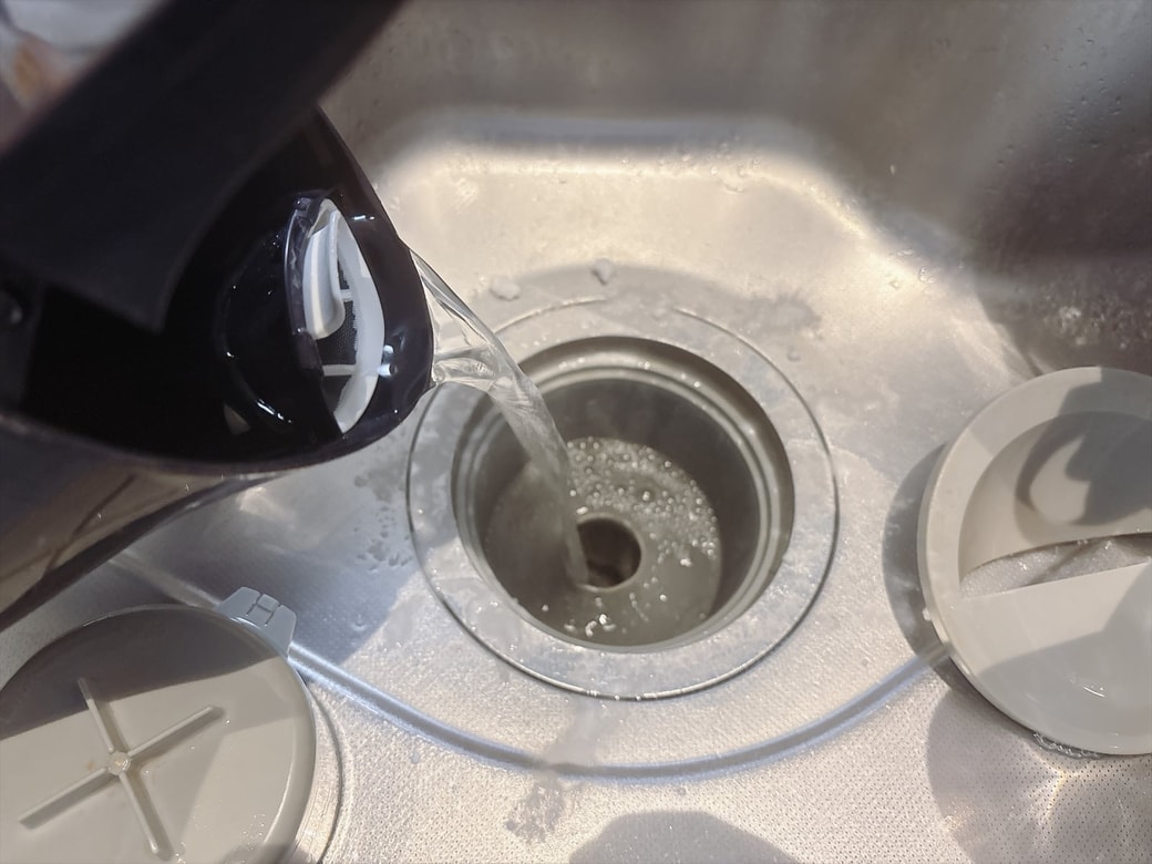 50℃程度のお湯を注ぐ
