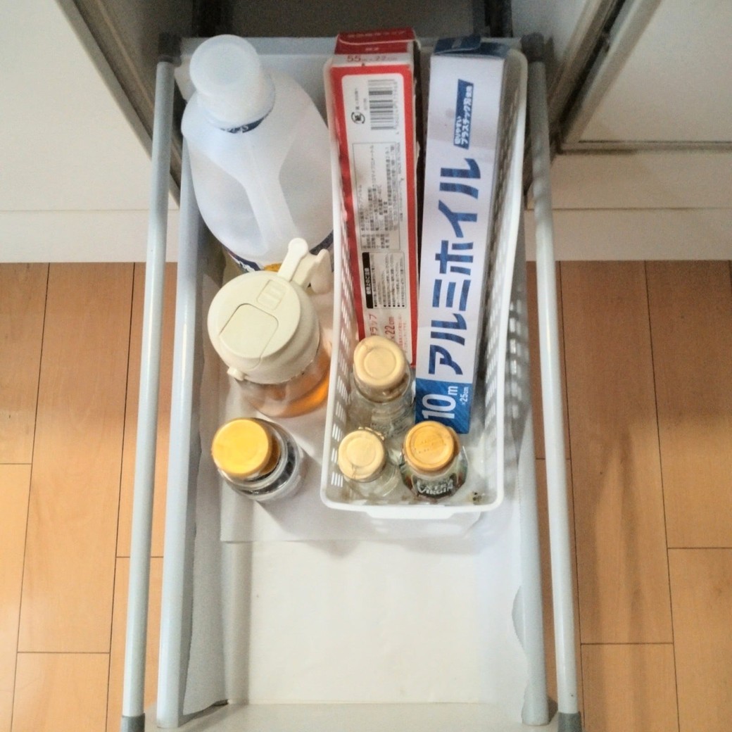 汚れ防止として引き出しに敷いたクッキングシート