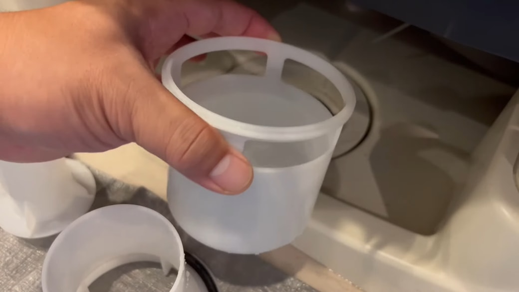 封水に水を入れた人