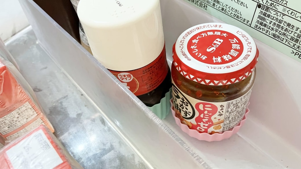 ドアポケットに調味料を置いた様子