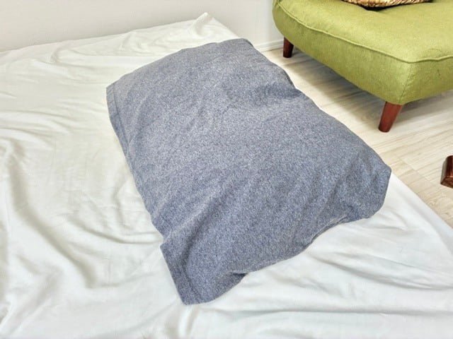 Tシャツがあっという間に枕カバーに大変身