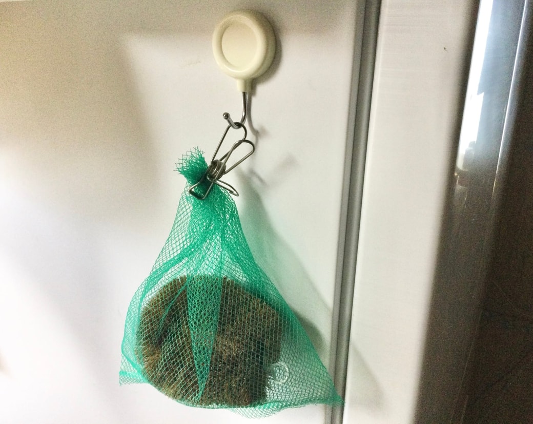 たわしの吊るし収納に活用