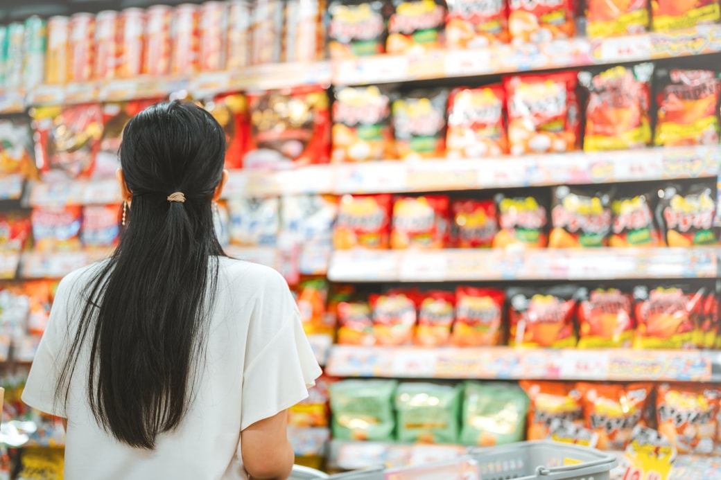 お菓子を買い足す