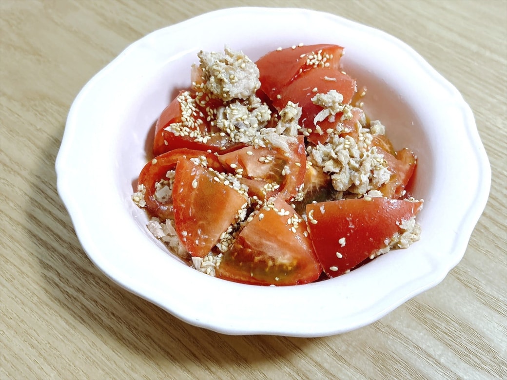 できあがった「トマトのツナ和え」