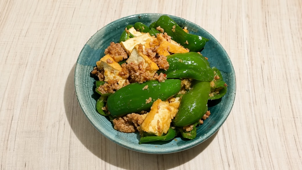 厚揚げとピーマンのピリ辛麻婆風
