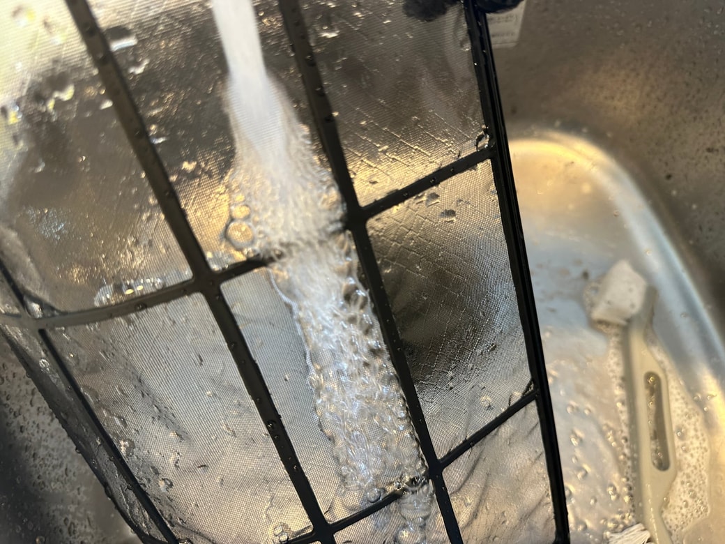 水で洗い流す
