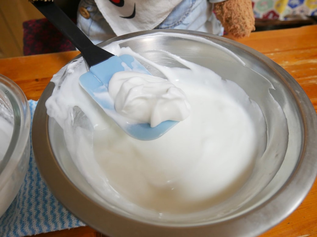 メレンゲを混ぜる