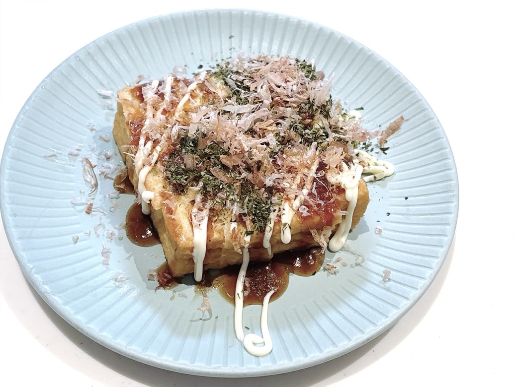 できあがった「厚揚げのたこ焼き風」