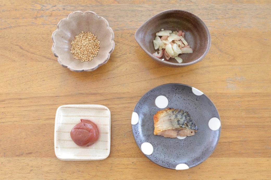 「梅とさばとミョウガのおにぎり」