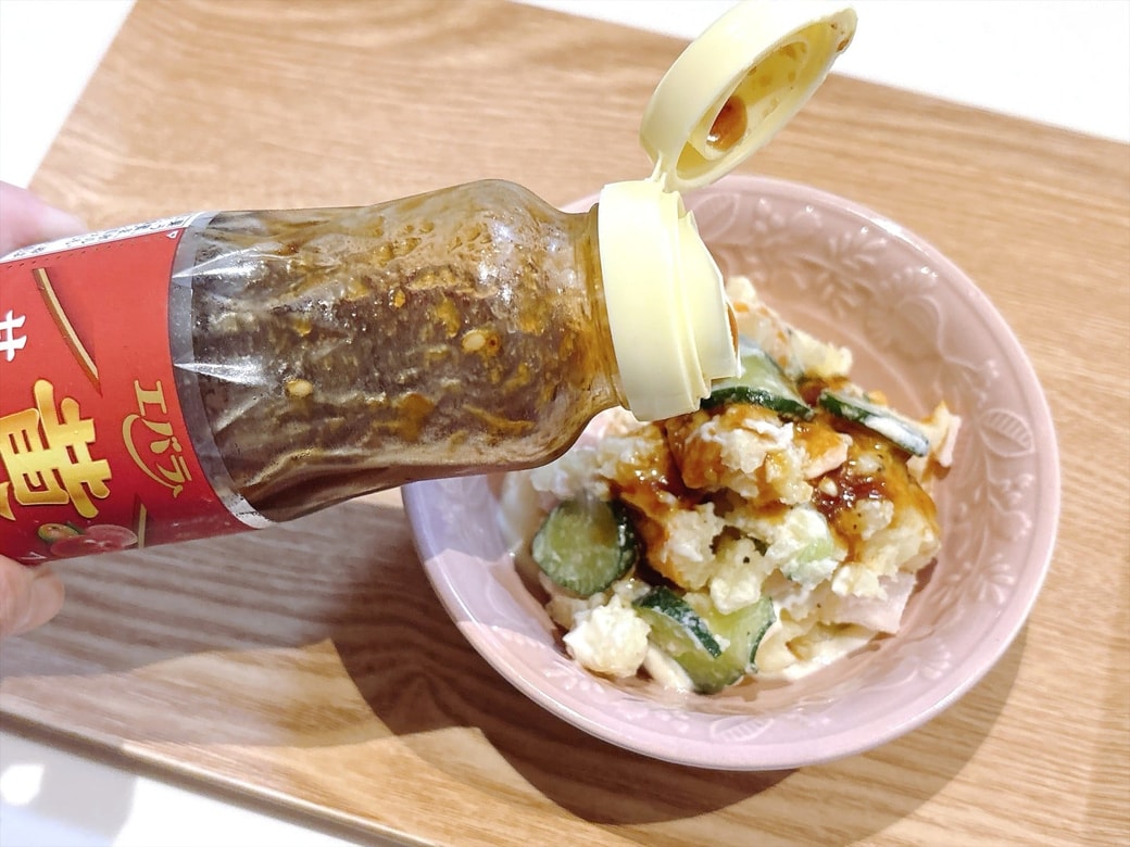 焼き肉のたれをポテトサラダにかけるだけ