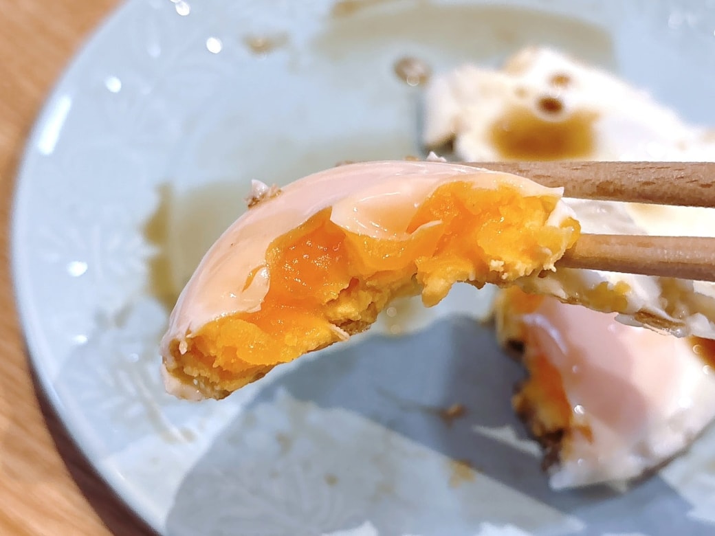 黄身にかけるとまろやかな味わいになる