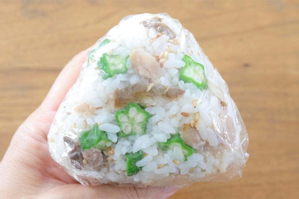 「さばとオクラのおにぎり」