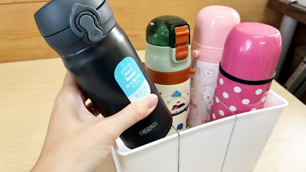 バスケット×「輪ゴム」で仕切りを作る