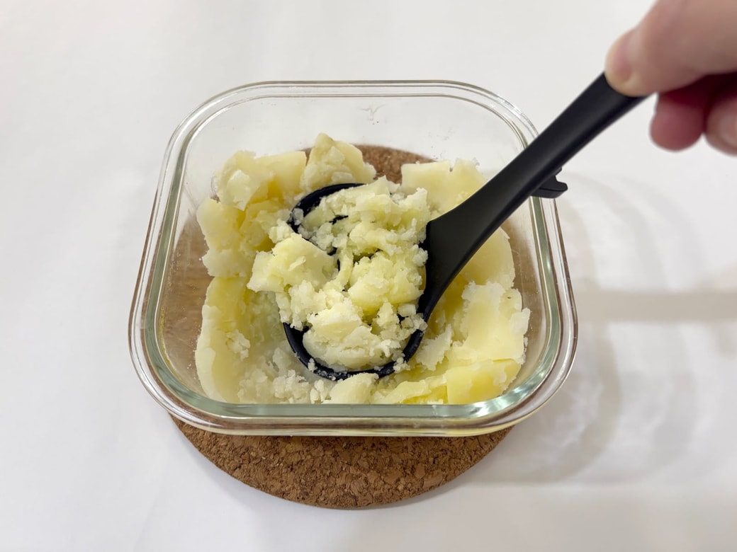 じゃがいもをつぶす