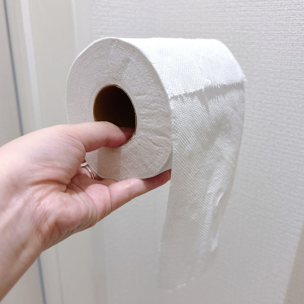 手順1．トイレットペーパーをホルダーから取り出す