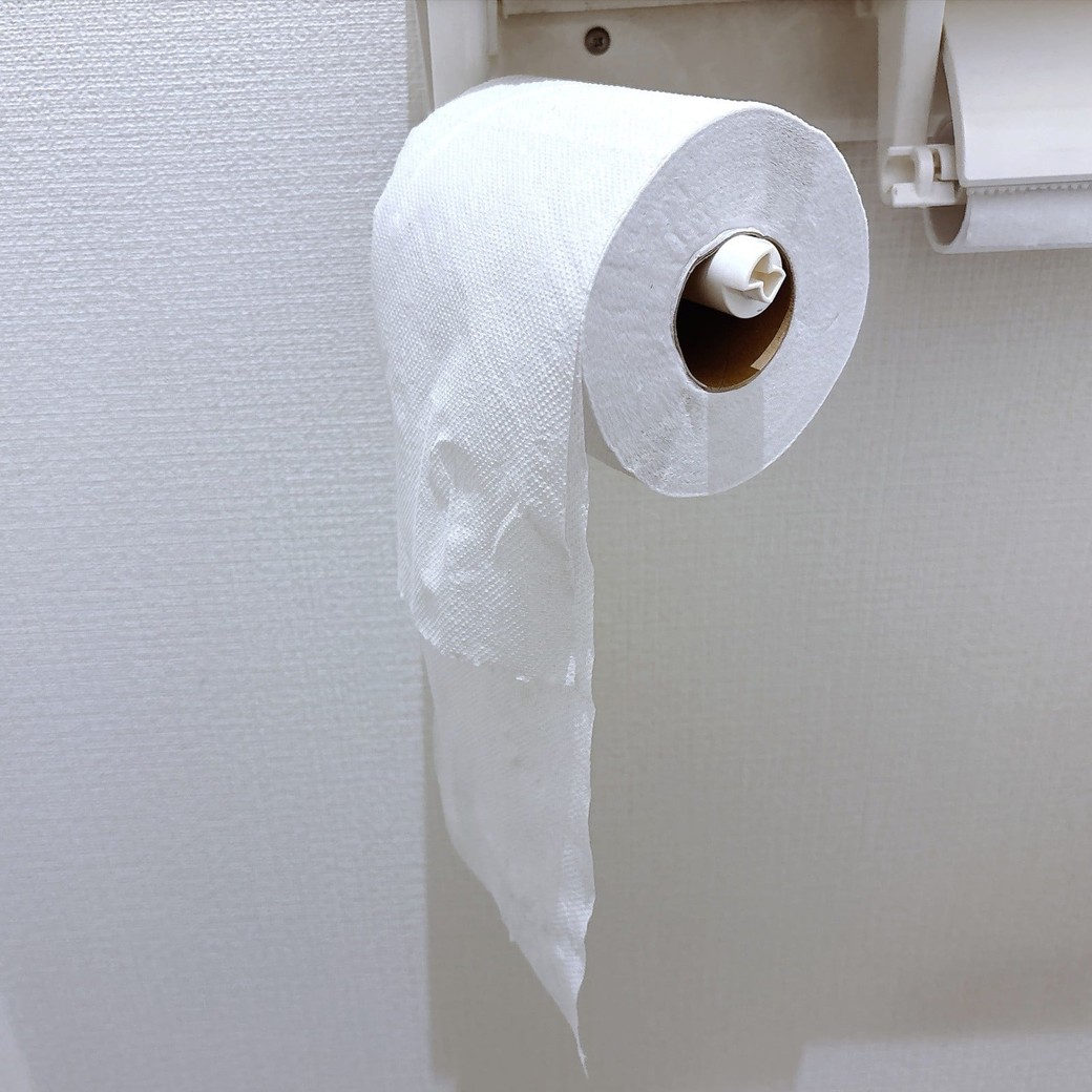 トイレットペーパーのミシン目が揃い、2枚の重なりのずれが直った