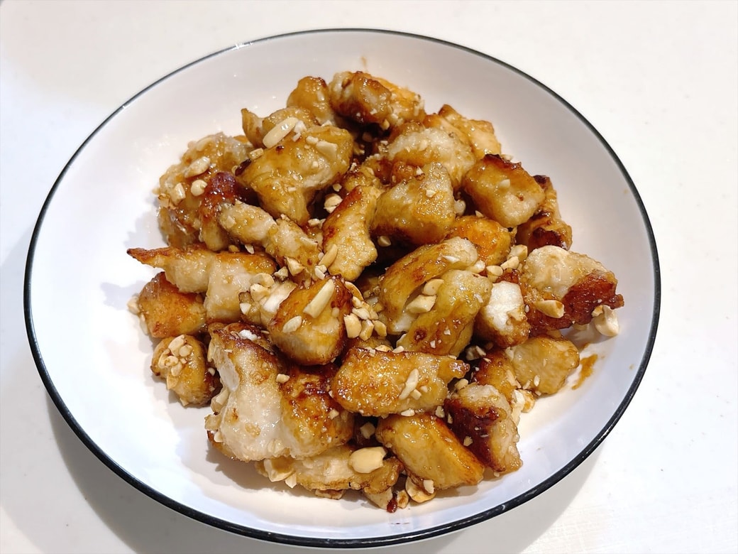 2．鶏肉のピーナッツ絡め