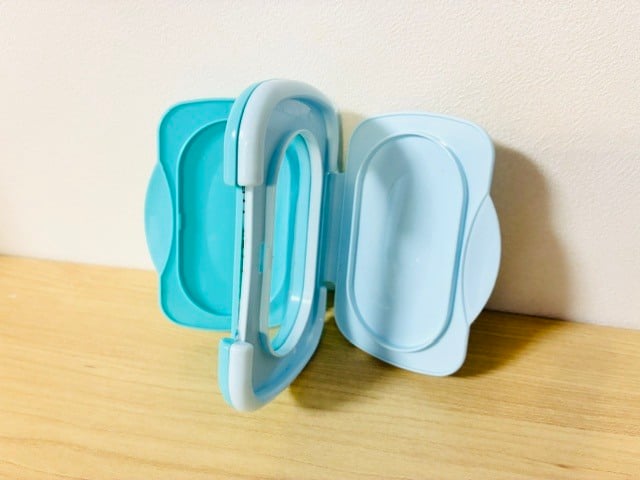 フタを2個くっつけて両面から小物を入れられるケースが完成